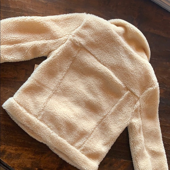 NWT Adorable Cream Fuzzy Girls Jacket - Picture 3 of 3